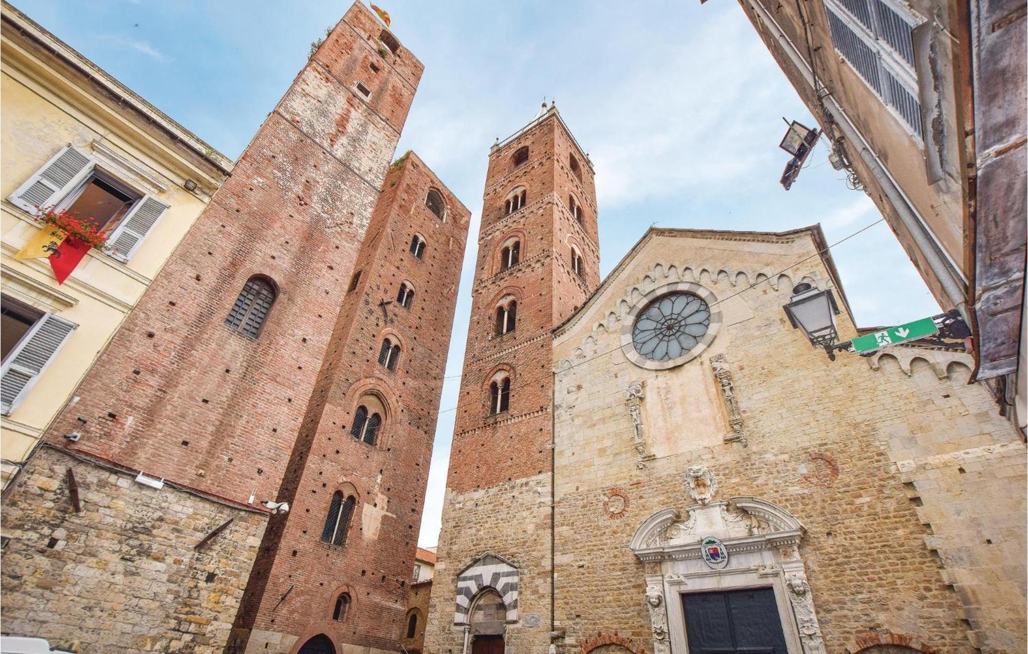 Amazing Apartment In Albenga With Wifi ภายนอก รูปภาพ